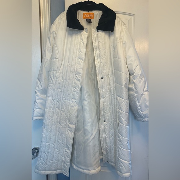 Sporto White Puffer Coat with Black Collar - Picture 3 of 4